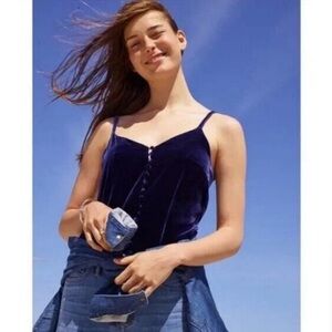 Madewell Velvet Button Front Tank in Midnight, size 4, w velvet wrapped buttons